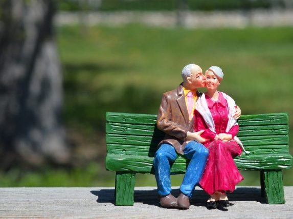 old couple, sitting, grandparents